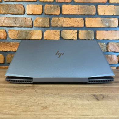 Мобільна робоча станція Б-клас HP ZBook 15v G5 / 15.6" (1920x1080) IPS / Intel Core i5-8300H (4 (8) ядра по 2.3 - 4.0 GHz) / 16 GB DDR4 / 256 GB SSD / nVidia Quadro P600, 4 GB GDDR5, 128-bit / WebCam / USB 3.0