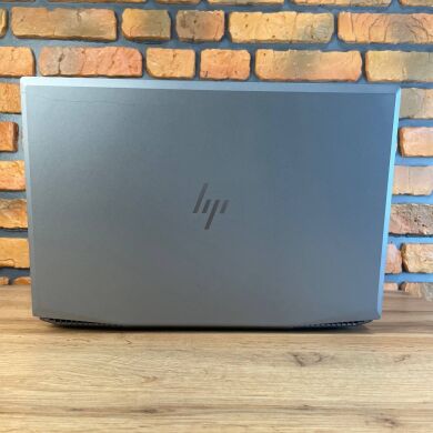 Мобільна робоча станція Б-клас HP ZBook 15v G5 / 15.6" (1920x1080) IPS / Intel Core i5-8300H (4 (8) ядра по 2.3 - 4.0 GHz) / 16 GB DDR4 / 256 GB SSD / nVidia Quadro P600, 4 GB GDDR5, 128-bit / WebCam / USB 3.0