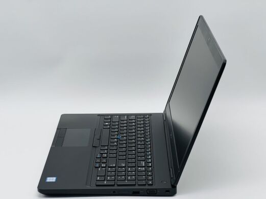 Мобільна робоча станція Dell Precision 3530 / 15.6" (1920x1080) IPS / Intel Core i5-8400H (4 (8) ядра по 2.5 - 4.2 GHz) / 16 GB DDR4 / 512 GB SSD / nVidia Quadro P600, 4 GB GDDR5, 128-bit / WebCam / HDMI