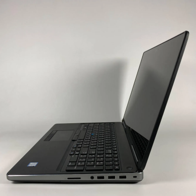 Мобильная рабочая станция Dell Precision 7520 / 15.6" (1920x1080) IPS Touch / Intel Core i7-7820HQ (4 (8) ядра по 2.9 - 3.9 GHz) / 16 GB DDR4 / 512 GB SSD / nVidia Quadro M2200, 4 GB GDDR5, 128-bit / WebCam / HDMI