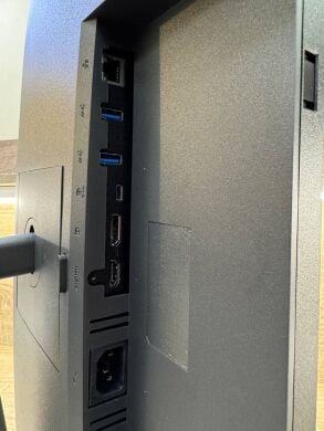 Монитор Dell P2723QE / 27" (3840x2160) IPS / DisplayPort, HDMI, USB 3.0 / VESA 100x100 