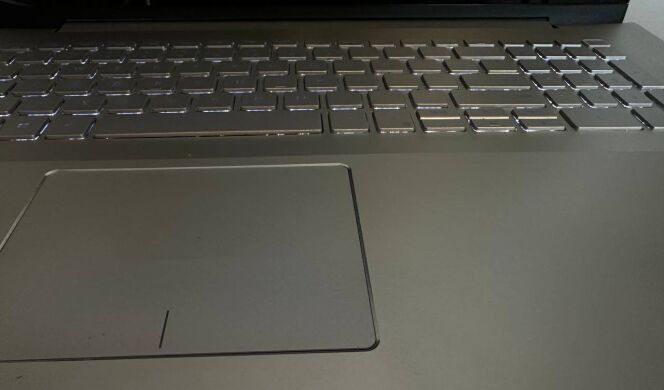 Ноутбук-трансформер Б-клас Dell Inspiron 7791 2n1 / 17.3" (1920x1080) IPS Touch / Intel Core i7-10510U (4 (8) ядра по 1.8 - 4.9 GHz) / 16 GB DDR4 / 512 GB SSD / nVidia GeForce MX250, 2 GB GDDR5, 64-bit / WebCam / HDMI