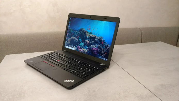 Ноутбук Lenovo ThinkPad E550 / 15" (1366x768) TN LED / Intel Core i5-5200U (2 (4) ядра по 2.2 - 2.7 GHz) / 4 GB DDR3 / 128 GB SSD / WebCam / HDMI Ноутбук Lenovo ThinkPad E550 / 15" (1366x768) TN LED / Intel Core i5-5200U (2 (4) ядра по 2.2 - 2.7 GHz) / 4 GB DDR3 / 128 GB SSD / WebCam / HDMI