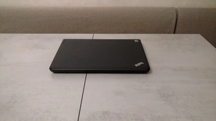 Ноутбук Lenovo ThinkPad E550 / 15" (1366x768) TN LED / Intel Core i5-5200U (2 (4) ядра по 2.2 - 2.7 GHz) / 4 GB DDR3 / 128 GB SSD / WebCam / HDMI Ноутбук Lenovo ThinkPad E550 / 15" (1366x768) TN LED / Intel Core i5-5200U (2 (4) ядра по 2.2 - 2.7 GHz) / 4 GB DDR3 / 128 GB SSD / WebCam / HDMI