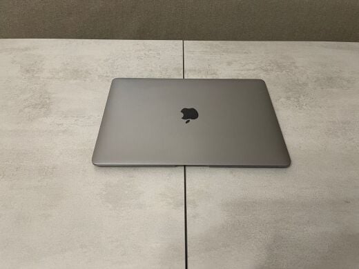 Ультрабук Apple MacBook Air 13 2020 A2337 / 13.3" (2560x1600) IPS / Apple M1 (8 ядер по 2.1 - 3.2 GHz) / 8 GB DDR4 / 256 GB SSD / Apple M1 Graphics / WebCam / MacOS Ультрабук Apple MacBook Air 13 2020 A2337 / 13.3" (2560x1600) IPS / Apple M1 (8 ядер по 2.1 - 3.2 GHz) / 8 GB DDR4 / 256 GB SSD / Apple M1 Graphics / WebCam / MacOS