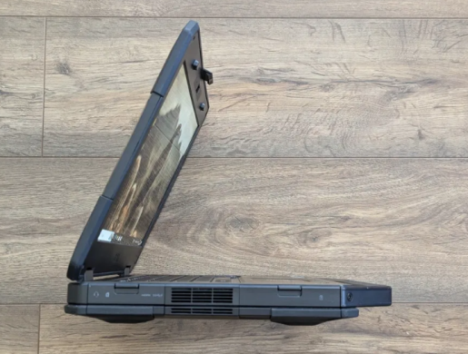 Захищений ноутбук Dell Latitude 5414 Rugged / 14" (1366x768) TN / Intel Core i5-6300U (2 (4) ядра по 2.4 - 3.0 GHz) / 8 GB DDR4 / 128 GB SSD / Intel HD Graphics 520 / WebCam