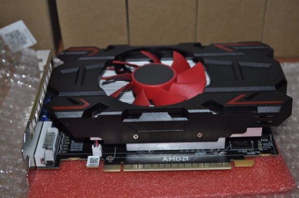 Новая дискретная видеокарта NoName Radeon HD 7670, 4 GB GDDR5, 128-bit / VGA, DVI, HDMI