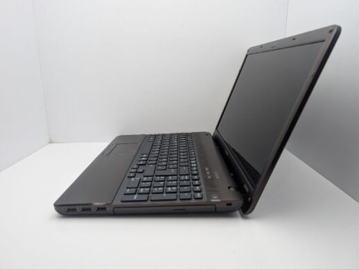 Ноутбук Sony VPC EB1C5E / 15.6" (1920x1080) TN / Intel Core i5-520M (2 (4) ядра по 2.4 - 2.9 GHz) / 8 GB DDR3 / 500 GB HDD / AMD Radeon HD 5650, 1 GB GDDR3, 128-bit / WebCam / DVD-ROM