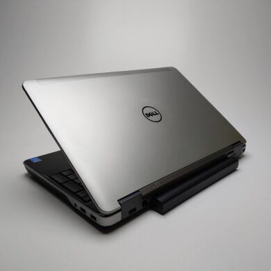Мобільна робоча станція Dell Precision M2800 / 15.6" (1920x1080) IPS / Intel Core i7-4810MQ (4 (8) ядра по 2.8 - 3.8 GHz) / 8 GB DDR3 / 480 GB SSD / AMD FirePro W4170M, 2 GB GDDR5, 128-bit / WebCam / DVD-ROM / Win 10 Pro
