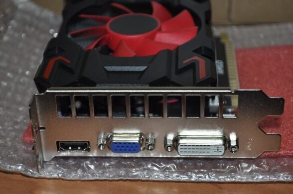 Новая дискретная видеокарта NoName Radeon HD 7670, 4 GB GDDR5, 128-bit / VGA, DVI, HDMI