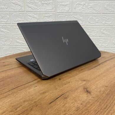 Мобільна робоча станція HP ZBook 15 G5 / 15.6" (1920x1080) IPS / Intel Core i7-8750H (6 (12) ядра по 2.2 - 4.1 GHz) / 16 GB DDR4 / 512 GB SSD / nVidia Quadro P1000, 4 GB GDDR5, 128-bit / WebCam