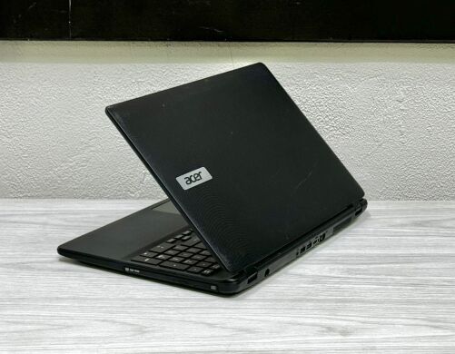 Ноутбук Б-класс Acer Aspire ES1-512 / 15.6" (1366x768) TN / Intel Pentium N3540 (4 ядра по 2.16 - 2.66 GHz) / 8 GB DDR3 / 120 GB SSD / Intel HD Graphics / WebCam / DVD-RW / Win 10 Home