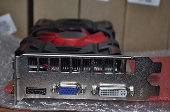 Новая дискретная видеокарта NoName Radeon HD 7670, 4 GB GDDR5, 128-bit / VGA, DVI, HDMI