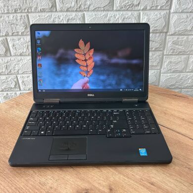 Ноутбук Б-класс Dell Latitude E5540 / 15.6" (1366x768) TN / Intel Core i5-4310U (2 (4) ядра по 2.0 - 3.0 GHz) / 8 GB DDR3 / 256 GB SSD / nVidia GeForce GT 720M, 2 GB DDR3, 64-bit / WebCam