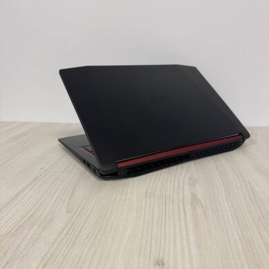 Игровой ноутбук Б-класс Acer Nitro 5 AN515-42 / 15.6" (1920x1080) IPS / AMD Ryzen 5 2500U (4 (8) ядра по 2.0 - 3.6 GHz) / 8 GB DDR4 / 256 GB SSD M.2 / AMD Radeon RX 560X, 4 GB GDDR5, 128-bit