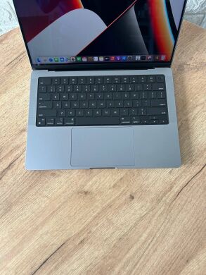 Ультрабук Apple MacBook Pro A2442 2021 / 14.0" (3024x1964) IPS / Apple M1 Pro (10 ядер по 2.1 - 3.2 GHz) / 16 GB DDR4 / 512 GB SSD / Apple GPU 7 Graphics / WebCam