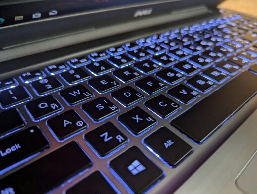 Ноутбук Dell Inspiron 5567 / 15.6" (1920x1080) IPS Touch / Intel Core i5-7200U (2 (4) ядра по 2.5 - 3.1 GHz) / 8 GB DDR4 / 240 GB SSD / Intel HD Graphics 620 / WebCam / Windows 10