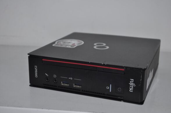 Неттоп Fujitsu Esprimo Q556 USFF / Intel Core i5-7400T (4 ядра по 2.4 - 3.0 GHz) / 16 GB DDR4 / 256 GB SSD / Intel HD Graphics 530 / Windows 11 Pro