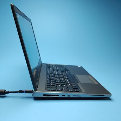 Мобільна робоча станція Б-клас Dell Precision 7540 / 15.6" (1920x1080) IPS / Intel Core i7-9750H (6 (12) ядер по 2.6 - 4.5 GHz) / 64 GB DDR4 / 1000 GB SSD / nVidia Quadro RTX 3000, 6 GB GDDR6, 192-bit / WebCam / Win 10 Pro