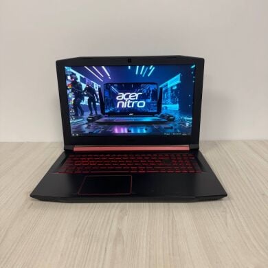 Игровой ноутбук Б-класс Acer Nitro 5 AN515-42 / 15.6" (1920x1080) IPS / AMD Ryzen 5 2500U (4 (8) ядра по 2.0 - 3.6 GHz) / 8 GB DDR4 / 256 GB SSD M.2 / AMD Radeon RX 560X, 4 GB GDDR5, 128-bit