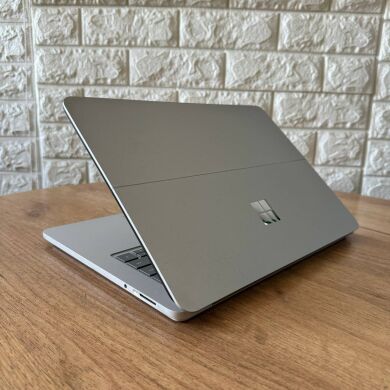 Ігровий ноутбук-трансформер Microsoft SurFace Laptop Studio / 14.3" (2400x1600) IPS&nbsp;Touch / Intel Core i7-11370H (4 (8) ядра по 3.3 - 4.8 GHz) / 16 GB DDR4 / 512 GB SSD / nVidia GeForce RTX 3050 Ti, 4 GB GDDR6, 128-bit / WebCam