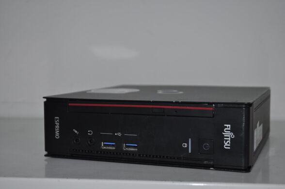 Неттоп Fujitsu Esprimo Q556 USFF / Intel Core i5-7400T (4 ядра по 2.4 - 3.0 GHz) / 16 GB DDR4 / 256 GB SSD / Intel HD Graphics 530 / Windows 11 Pro