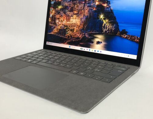 Ультрабук Б-класс Microsoft Surface Laptop 4 1950 / 13.5" (2256x1504) IPS Touch / Intel Core i7-1185G7 (4 (8) ядра по 3.0 - 4.8 GHz) / 16 GB DDR4 / 512 GB SSD NVMe / Intel Iris Plus Graphics / WebCam / Win 11 Pro Ультрабук Б-класс Microsoft Surface Laptop 4 1950 / 13.5" (2256x1504) IPS Touch / Intel Core i7-1185G7 (4 (8) ядра по 3.0 - 4.8 GHz) / 16 GB DDR4 / 512 GB SSD NVMe / Intel Iris Plus Graphics / WebCam / Win 11 Pro