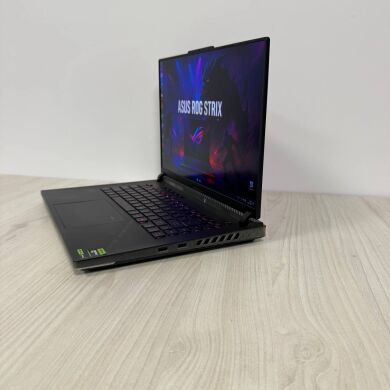 Ігровий ноутбук Б-клас Asus ROG Strix Scar 16 G634JZ / 16" (2560x1600) IPS / Intel Core i9-13980HX (24 (32) ядер по 2.2 - 5.5 GHz) / 32 GB DDR5 / 1000 GB SSD NVMe / nVidia GeForce RTX 4080, 12 GB GDDR6, 192-bit / WebCam