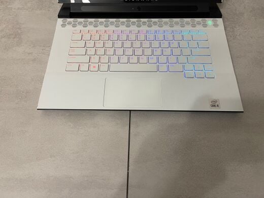 Ігровий ноутбук Dell Alienware 15 R3 / 15.6" (3840x2160) OLED / Intel Core i9-10980HK (8 (16) ядер по 2.4 - 5.3 GHz) / 32 GB DDR4 / 512 GB SSD / nVidia GeForce RTX 2080 Super Max-Q, 8 GB GDDR6, 256-bit / WebCam