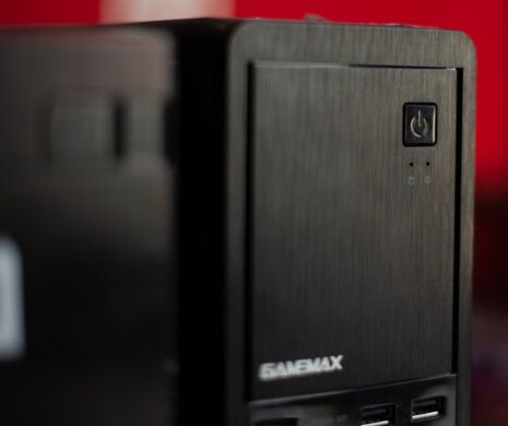 Комп'ютер GameMax SFF / Intel Core i5-7400 (4 ядра по 3.0 - 3.5 GHz) / 16 GB DDR4 / 240 GB SSD / Asus Prime B250M-C / 400W