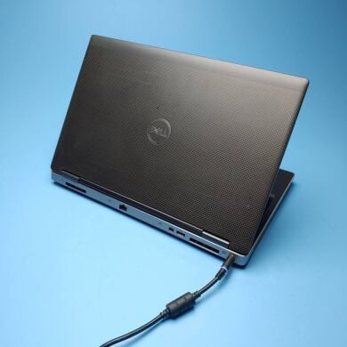 Мобільна робоча станція Б-клас Dell Precision 7540 / 15.6" (1920x1080) IPS / Intel Core i7-9750H (6 (12) ядер по 2.6 - 4.5 GHz) / 64 GB DDR4 / 1000 GB SSD / nVidia Quadro RTX 3000, 6 GB GDDR6, 192-bit / WebCam / Win 10 Pro