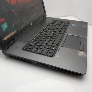 Мобільна робоча станція Б-клас HP Zbook 17 / 17.3" (1920х1080) TN / Intel Core i7-4800MQ (4 (8) ядра по 2.7 - 3.7 GHz) / 8 GB DDR3 / 256 GB SSD / nVidia Quadro K610M, 1 GB GDDR5, 64-bit / WebCam / DVD-ROM / Win 10 Pro