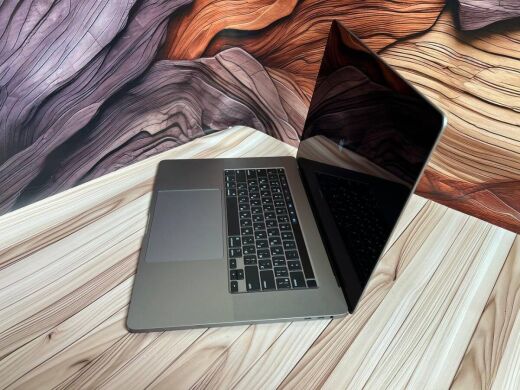 Ультрабук Apple MacBook Pro 16 2019 / 16" (3072x1920) IPS / Intel Core i9-9880H (8 (16) ядер по 2.3 - 4.8 GHz) / 32 GB DDR4 / 1000 GB SSD / AMD Radeon Pro 5500M, 8 GB GDDR6, 128-bit / WebCam / MacOS