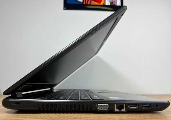 Игровой ноутбук Acer Aspire E5-571G-51TH / 15.6" (1920x1080) IPS / Intel Core i5-5200U (2 (4) ядра по 2.2 - 2.7 GHz) / 8 GB DDR3 / 250 GB SSD / nVidia GeForce 840M, 2 GB DDR3, 64-bit / WebCam / DVD-RW / Win 10