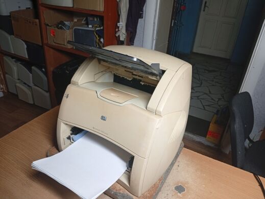 Принтер со сканирующим модулем Б-класс HP LaserJet 1220 / лазерная монохромная печать / 1200x1200 dpi / А4 / 12 стр./мин. / USB 2.0, LPT