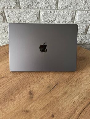 Ультрабук Apple MacBook Pro A2442 2021 / 14.0" (3024x1964) IPS / Apple M1 Pro (10 ядер по 2.1 - 3.2 GHz) / 16 GB DDR4 / 512 GB SSD / Apple GPU 7 Graphics / WebCam