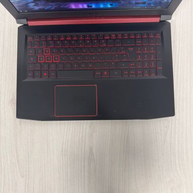 Игровой ноутбук Б-класс Acer Nitro 5 AN515-42 / 15.6" (1920x1080) IPS / AMD Ryzen 5 2500U (4 (8) ядра по 2.0 - 3.6 GHz) / 8 GB DDR4 / 256 GB SSD M.2 / AMD Radeon RX 560X, 4 GB GDDR5, 128-bit