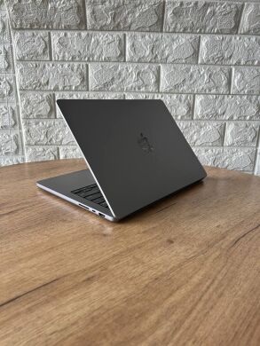 Ультрабук Apple MacBook Pro A2442 2021 / 14.0" (3024x1964) IPS / Apple M1 Pro (10 ядер по 2.1 - 3.2 GHz) / 16 GB DDR4 / 512 GB SSD / Apple GPU 7 Graphics / WebCam