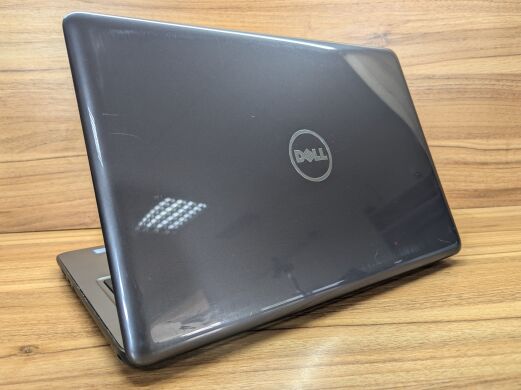 Ноутбук Dell Inspiron 5567 / 15.6" (1920x1080) IPS Touch / Intel Core i5-7200U (2 (4) ядра по 2.5 - 3.1 GHz) / 8 GB DDR4 / 240 GB SSD / Intel HD Graphics 620 / WebCam / Windows 10