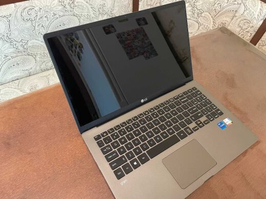 Ультрабук LG Gram 15Z90P-N / 15.6" (1920x1080) IPS / Intel Core i7-1165G7 (4 (8) ядра по 4.7 GHz) / 16 GB DDR4 / 512 GB SSD / Intel Iris Xe Graphics / WebCam Ультрабук LG Gram 15Z90P-N / 15.6" (1920x1080) IPS / Intel Core i7-1165G7 (4 (8) ядра по 4.7 GHz) / 16 GB DDR4 / 512 GB SSD / Intel Iris Xe Graphics / WebCam