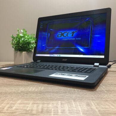 Acer Aspire (ES1-732) / 17.3" (1600х900) TN+film LED / Intel Celeron N3350 (2 ядра по 1.1 - 2.4 GHz) / 4 GB DDR3 / 320 GB HDD / WebCam / DVD-RW