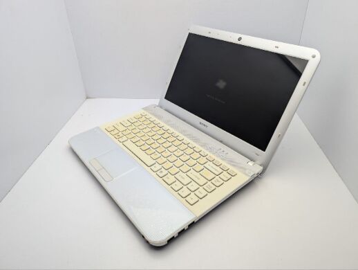 Ноутбук Sony VPCEA / 14" (1366x768) TN / Intel Core i3-350M (2 (4) ядра по 2.2 GHz) / 6 GB DDR3 / 320 GB HDD / Intel HD Graphics / WebCam / DVD-ROM