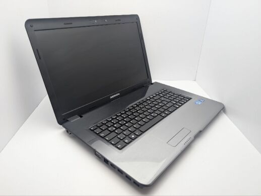 Ноутбук Medion Akoya P7624 / 17.3" (1600x900) TN / Intel Core i3-2350M (2 (4) ядра по 2.3 GHz) / 6 GB DDR3 / 1000 GB HDD / nVidia GeForce GT 630M, 1 GB GDDR5, 128-bit / WebCam / DVD-ROM