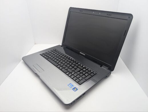 Ноутбук Medion Akoya P7624 / 17.3" (1600x900) TN / Intel Core i3-2350M (2 (4) ядра по 2.3 GHz) / 6 GB DDR3 / 1000 GB HDD / nVidia GeForce GT 630M, 1 GB GDDR5, 128-bit / WebCam / DVD-ROM
