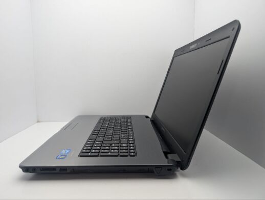 Ноутбук Medion Akoya P7624 / 17.3" (1600x900) TN / Intel Core i3-2350M (2 (4) ядра по 2.3 GHz) / 6 GB DDR3 / 1000 GB HDD / nVidia GeForce GT 630M, 1 GB GDDR5, 128-bit / WebCam / DVD-ROM