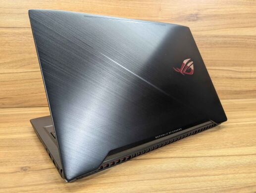Ігровий ноутбук Asus GL503VD / 15.6" (1920x1080) IPS / Intel Core i7-7700HQ (4 (8) ядра по 2.8 - 3.8 GHz) / 16 GB DDR4 / 256 GB SSD + 1000 GB HDD / nVidia GeForce GTX 1050, 4 GB GDDR5, 128-bit / WebCam / Windows 10 Ігровий ноутбук Asus GL503VD / 15.6" (1920x1080) IPS / Intel Core i7-7700HQ (4 (8) ядра по 2.8 - 3.8 GHz) / 16 GB DDR4 / 256 GB SSD + 1000 GB HDD / nVidia GeForce GTX 1050, 4 GB GDDR5, 128-bit / WebCam / Windows 10