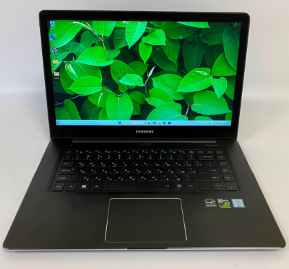 Ігровий ноутбук Samsung NP940Z5L / 15.6" (3840x2160) IPS Touch / Intel Core i7-6700HQ (4 (8) ядра по 2.6 - 3.5 GHz) / 16 GB DDR3 / 256 GB SSD / nVidia GeForce GTX 950M, 2 GB GDDR5, 128-bit / WebCam