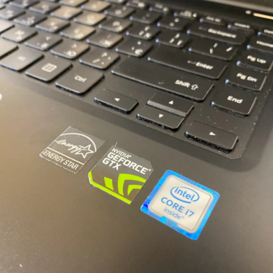 Ігровий ноутбук Samsung NP940Z5L / 15.6" (3840x2160) IPS Touch / Intel Core i7-6700HQ (4 (8) ядра по 2.6 - 3.5 GHz) / 16 GB DDR3 / 256 GB SSD / nVidia GeForce GTX 950M, 2 GB GDDR5, 128-bit / WebCam