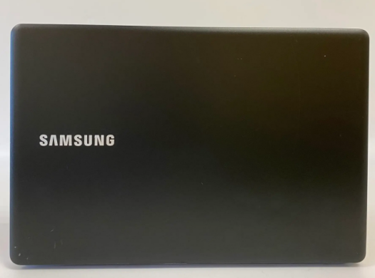 Ігровий ноутбук Samsung NP940Z5L / 15.6" (3840x2160) IPS Touch / Intel Core i7-6700HQ (4 (8) ядра по 2.6 - 3.5 GHz) / 16 GB DDR3 / 256 GB SSD / nVidia GeForce GTX 950M, 2 GB GDDR5, 128-bit / WebCam