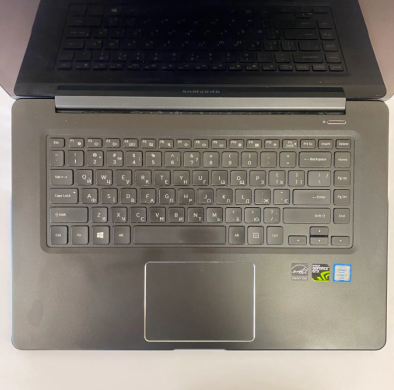 Ігровий ноутбук Samsung NP940Z5L / 15.6" (3840x2160) IPS Touch / Intel Core i7-6700HQ (4 (8) ядра по 2.6 - 3.5 GHz) / 16 GB DDR3 / 256 GB SSD / nVidia GeForce GTX 950M, 2 GB GDDR5, 128-bit / WebCam